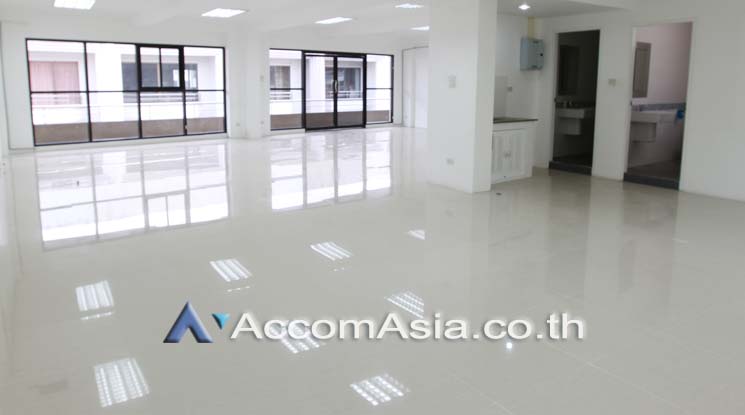  2  Studio Office Space For Rent in Sukhumvit ,Bangkok BTS Phra khanong at Park Avenue AA17394